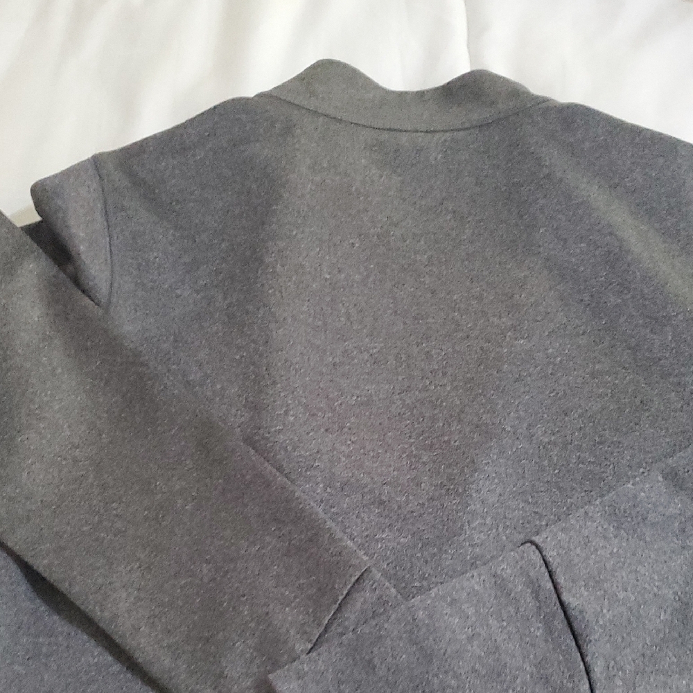 ALO Yoga Gray Jacket with Full-Length Zipper - Picture 12 of 17